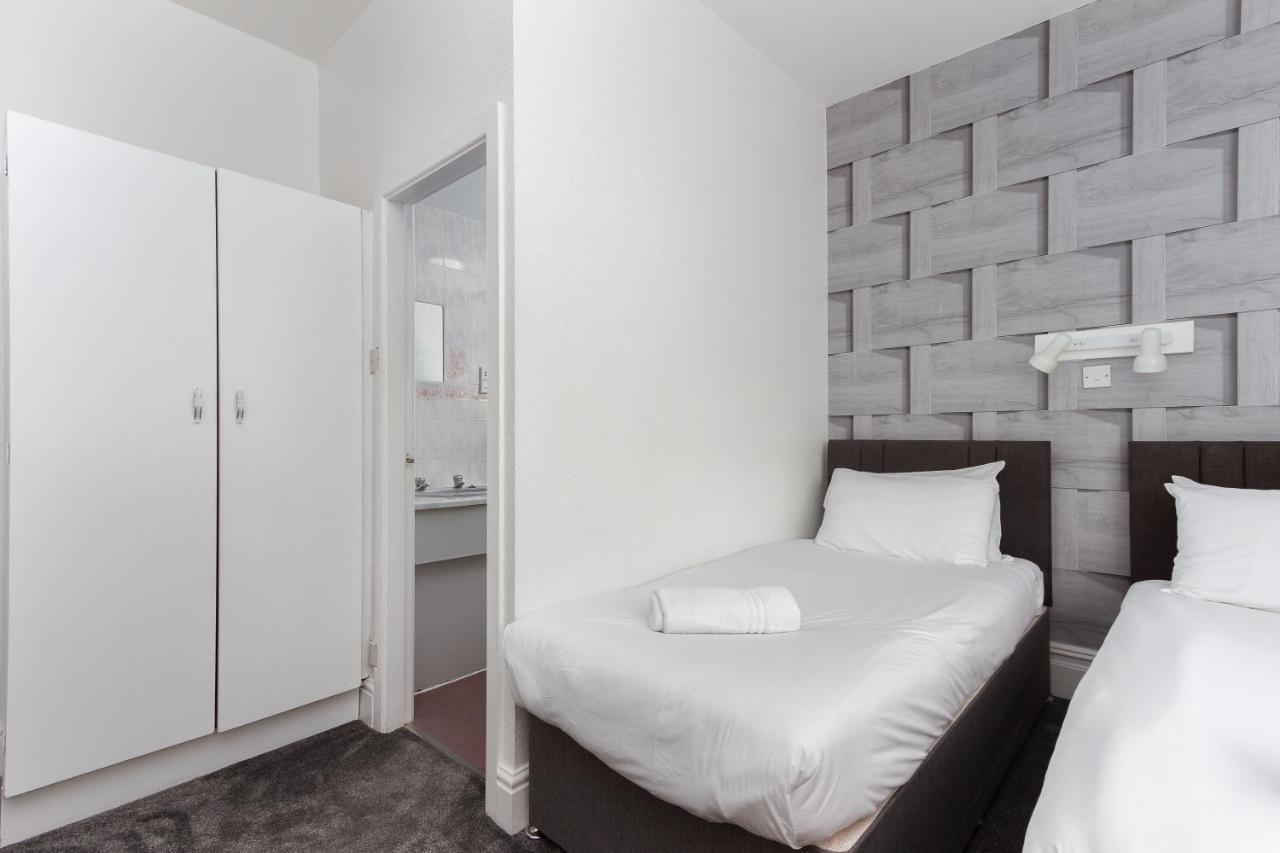 The Sandringham Court Hotel & Apartment Welcoming Large And Small Groups For 15 Years ブラックプール エクステリア 写真