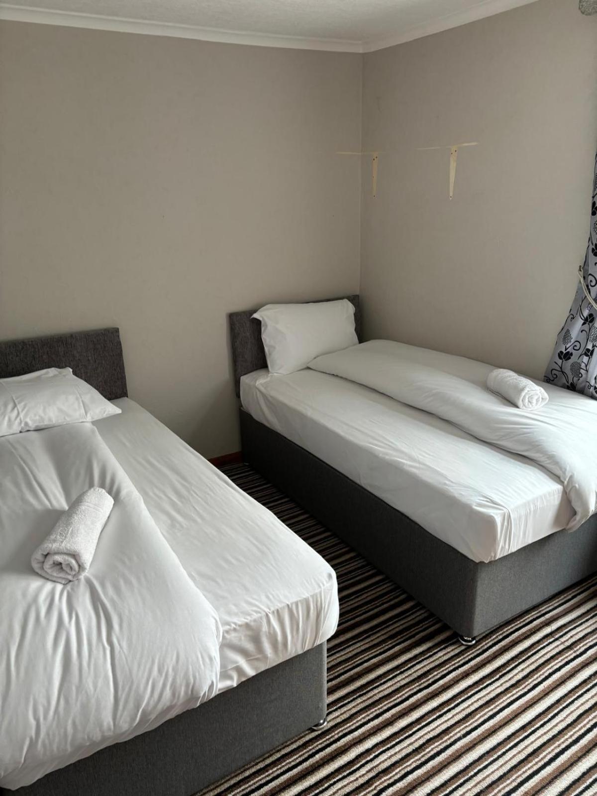 The Sandringham Court Hotel & Apartment Welcoming Large And Small Groups For 15 Years ブラックプール エクステリア 写真