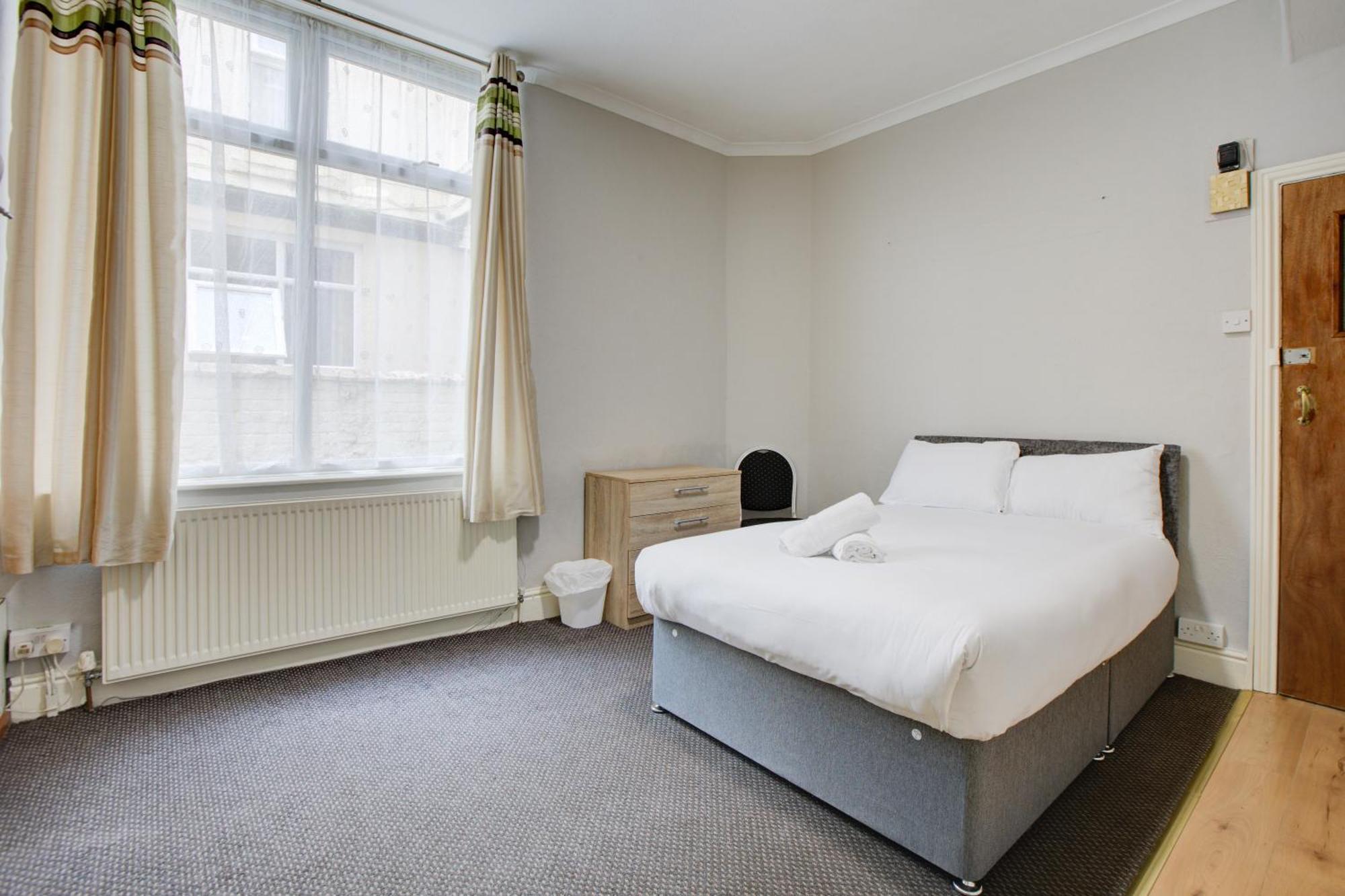 The Sandringham Court Hotel & Apartment Welcoming Large And Small Groups For 15 Years ブラックプール エクステリア 写真