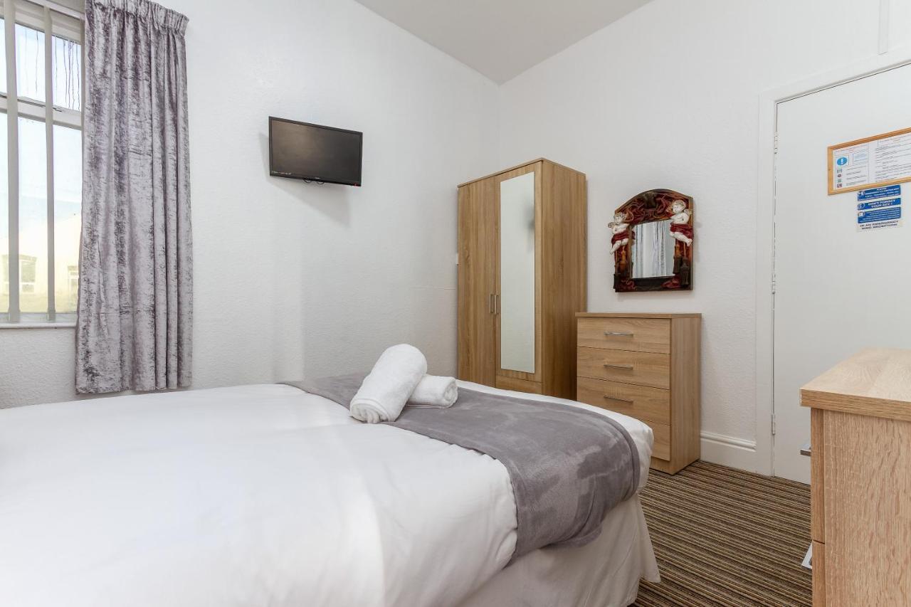 The Sandringham Court Hotel & Apartment Welcoming Large And Small Groups For 15 Years ブラックプール エクステリア 写真