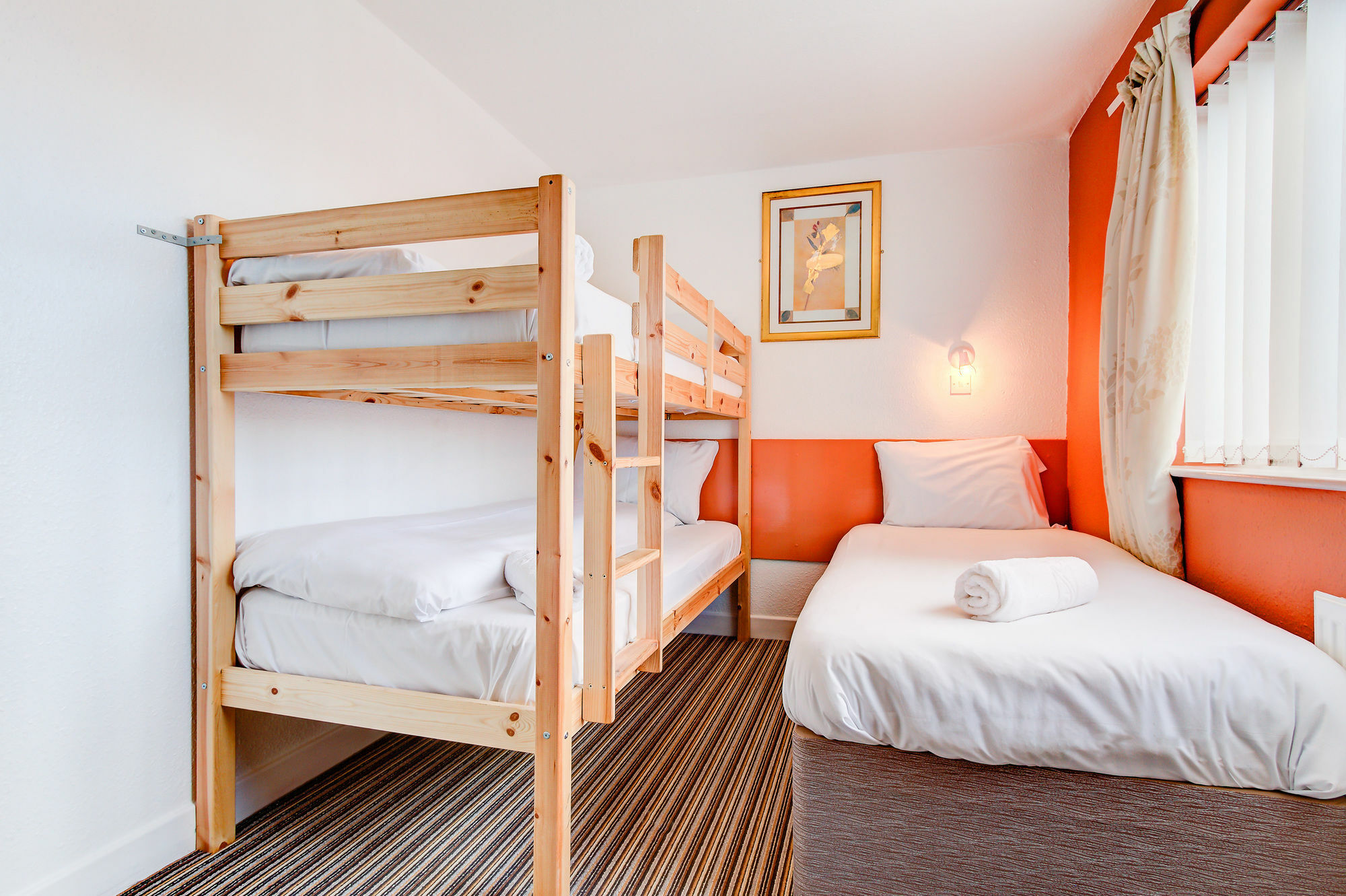 The Sandringham Court Hotel & Apartment Welcoming Large And Small Groups For 15 Years ブラックプール エクステリア 写真